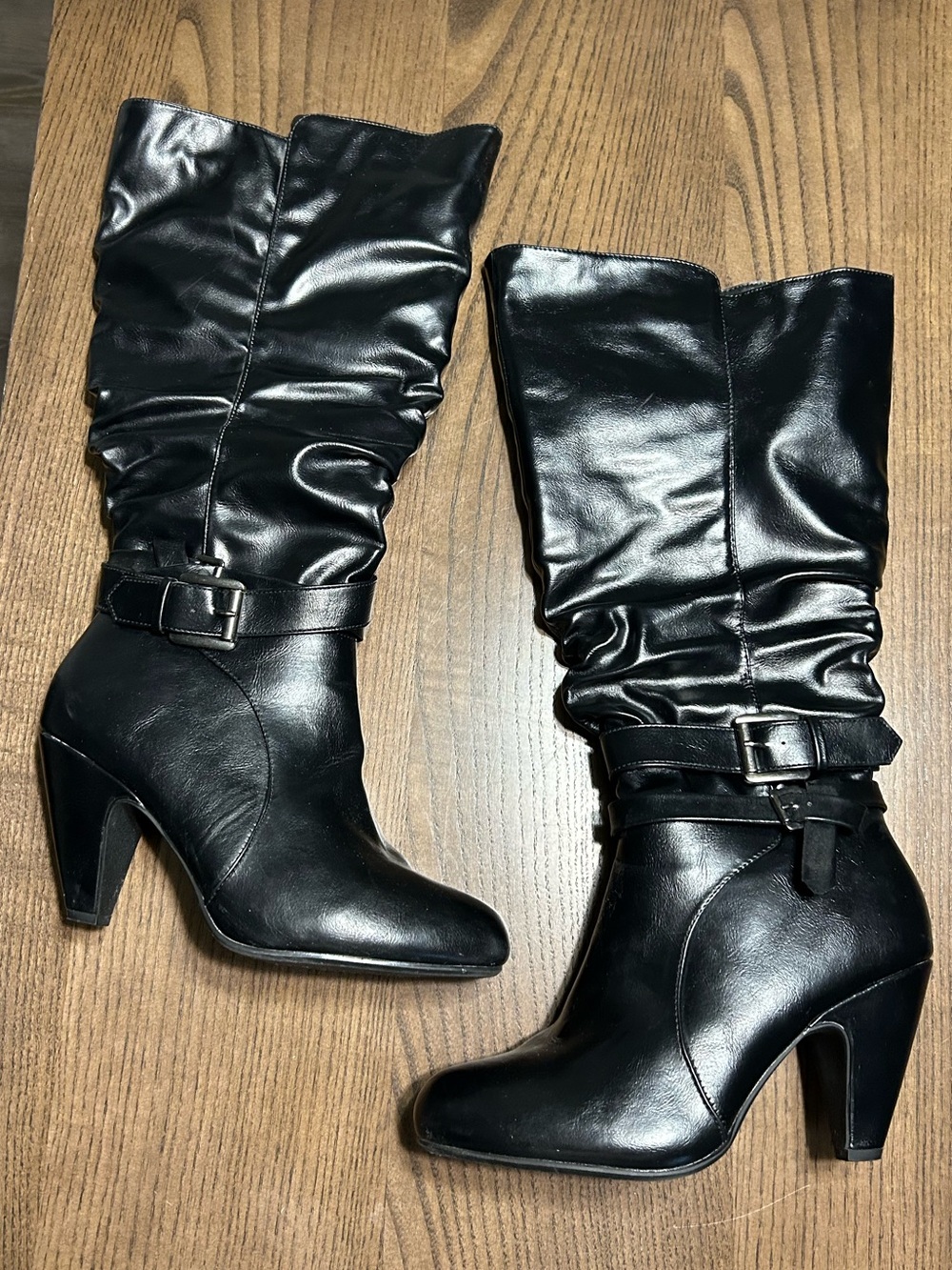 Jessica Cline Heeled Zip-up Boots in Black 10W